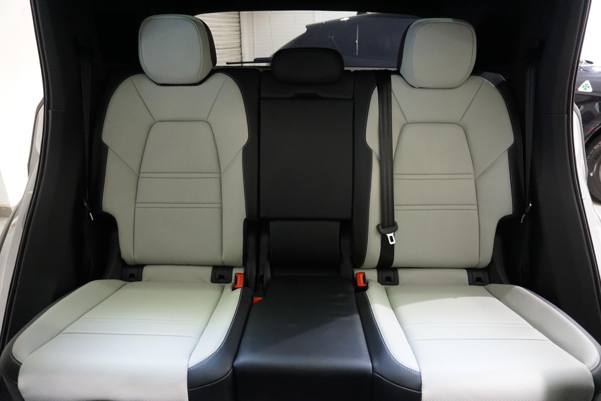 Porsche Cayenne 4.0T V8 S SUV 5dr Petrol TiptronicS 4WD Euro 6 (s/s) (474 ps)